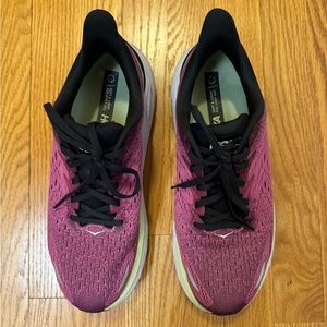 Hoka Clifton 8 Wide Size 9.5